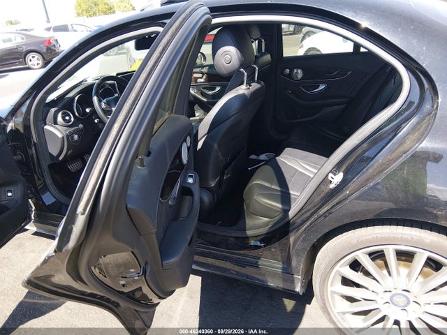 2015 Mercedes-benz C 300 Sport მანქანა იყიდება აუქციონზე, vin: 55SWF4JB4FU068682, აუქციონის ნომერი: 46240360