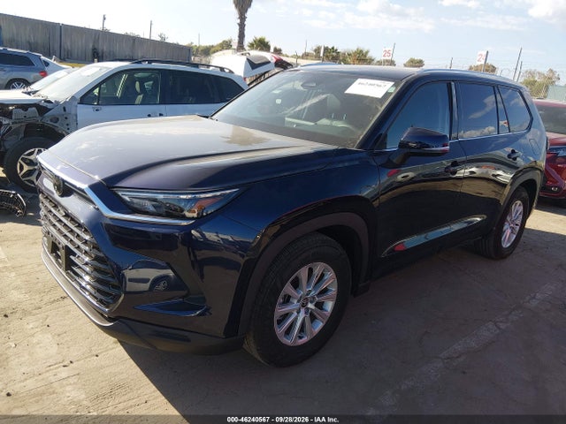 Toyota Grand Highlander Xle 2025 5TDAAAA53SS028540 Image 2