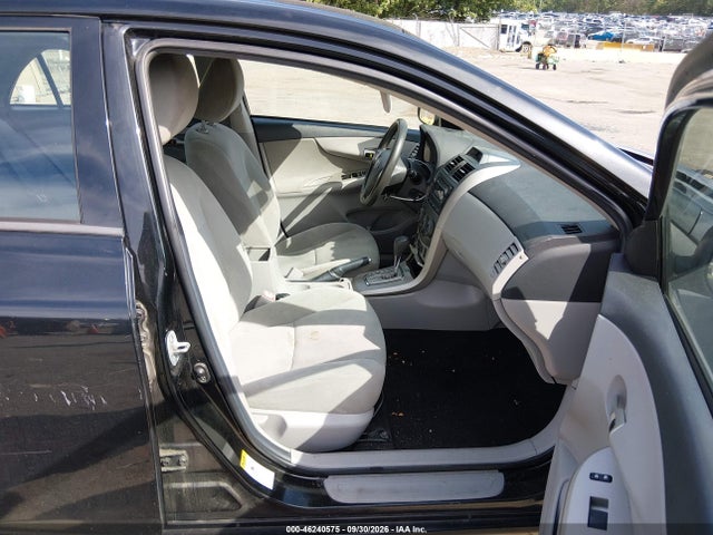 46240575 :رقم المزاد ، 2T1BU4EE0CC797224 vin ، 2012 Toyota Corolla Le مزاد بيع