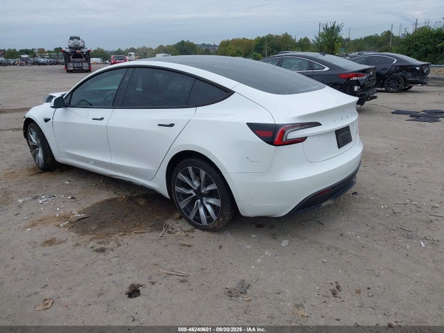 Tesla Model 3 Long Range Dual Motor All-wheel Drive 2024 5YJ3E1EB4RF824242 Image 3