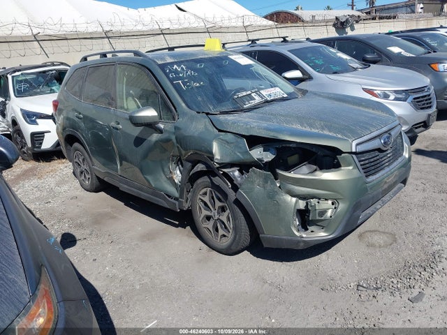 Subaru Forester Premium 2019 JF2SKAGC7KH579275 головне зображення