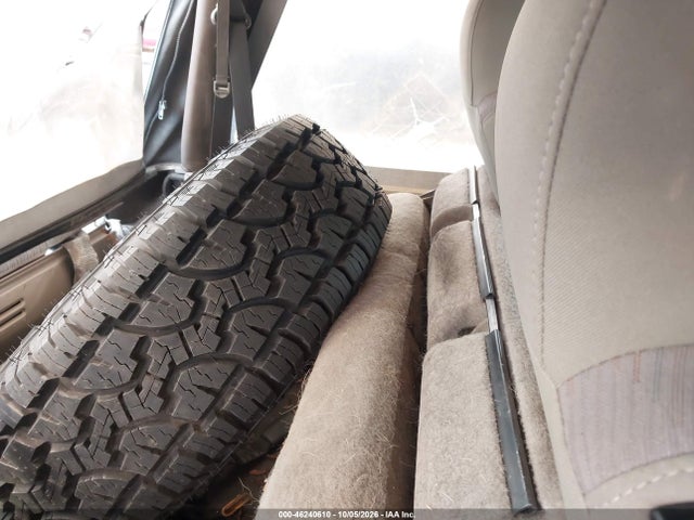 46240610 :رقم المزاد ، 1J4FA39S95P338003 vin ، 2005 Jeep Wrangler X مزاد بيع