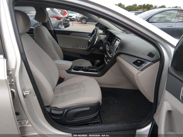 46240654 :رقم المزاد ، 5NPE24AF0JH656617 vin ، 2018 Hyundai Sonata Se مزاد بيع