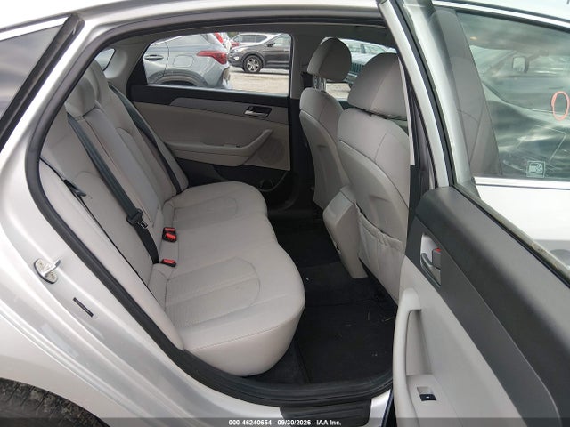 46240654 :رقم المزاد ، 5NPE24AF0JH656617 vin ، 2018 Hyundai Sonata Se مزاد بيع