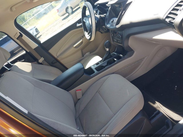 46240657 :رقم المزاد ، 1FMCU0GD7HUA19672 vin ، 2017 Ford Escape Se مزاد بيع