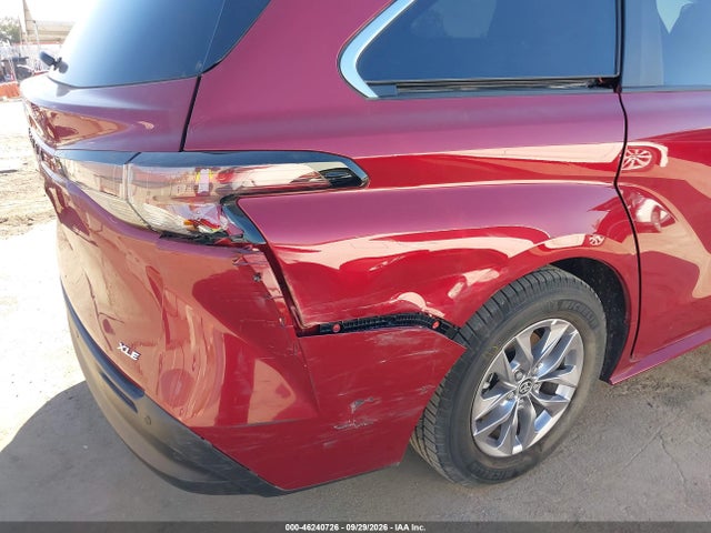 Toyota SIENNA XLE 2026 5TDYRKEC2TS308960 Image 6
