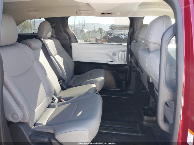 Toyota SIENNA XLE 2026 5TDYRKEC2TS308960 Image 8