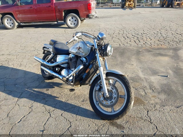 46240795 :رقم المزاد ، 1HFSC1808VA101255 vin ، 1997 Honda Vt1100 C1a مزاد بيع
