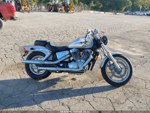 1997 Honda Vt1100 C1a მანქანა იყიდება აუქციონზე, vin: 1HFSC1808VA101255, აუქციონის ნომერი: 46240795