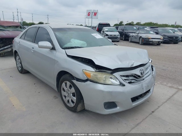 46240815 :رقم المزاد ، 4T1BF3EK6AU112228 vin ، 2010 Toyota Camry Le مزاد بيع