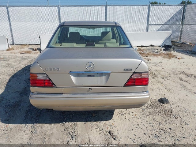 1994 Mercedes-benz E 320 მანქანა იყიდება აუქციონზე, vin: WDBEA32E2RC117599, აუქციონის ნომერი: 46241074