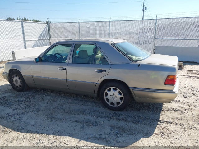 1994 Mercedes-benz E 320 მანქანა იყიდება აუქციონზე, vin: WDBEA32E2RC117599, აუქციონის ნომერი: 46241074