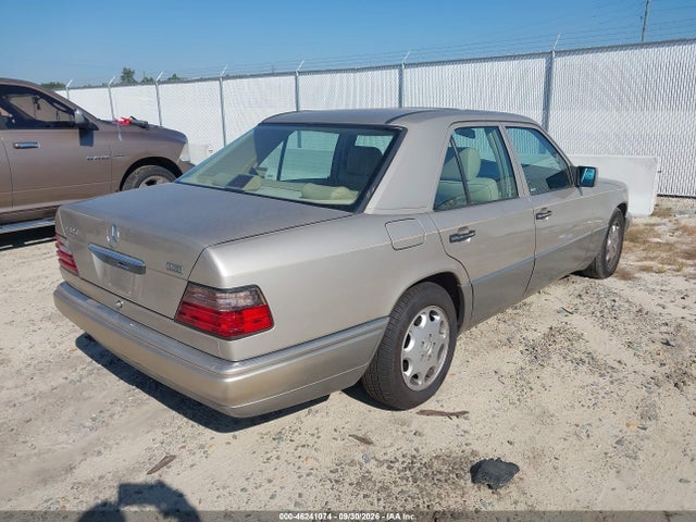 1994 Mercedes-benz E 320 მანქანა იყიდება აუქციონზე, vin: WDBEA32E2RC117599, აუქციონის ნომერი: 46241074
