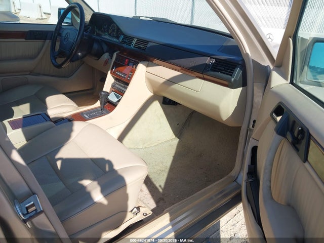 1994 Mercedes-benz E 320 მანქანა იყიდება აუქციონზე, vin: WDBEA32E2RC117599, აუქციონის ნომერი: 46241074