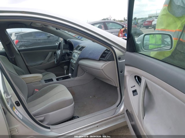 46241079 :رقم المزاد ، 4T4BE46K57R002700 vin ، 2007 Toyota Camry Ce مزاد بيع