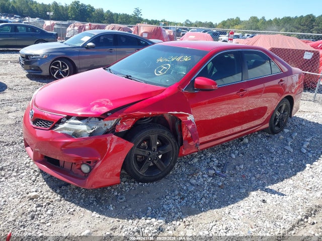 46241136 :رقم المزاد ، 4T1BF1FK7DU682682 vin ، 2013 Toyota Camry Se مزاد بيع