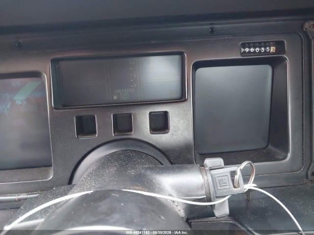 46241163 :رقم المزاد ، 1G1YY218XJ5121501 vin ، 1988 Chevrolet Corvette مزاد بيع