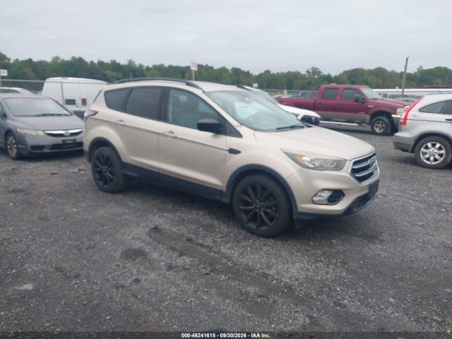 46241615 :رقم المزاد ، 1FMCU9GD1JUA07494 vin ، 2018 Ford Escape Se مزاد بيع