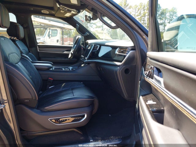 Продажа на аукционе авто 2024 Jeep Grand Wagoneer L Series Iii Obsidian 4x4, vin: 1C4SJSGP9RS196395, номер лота: 46241622