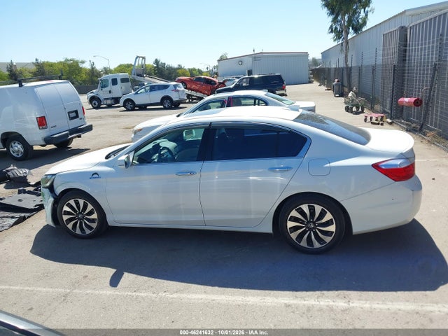2015 Honda Accord Hybrid Ex-l მანქანა იყიდება აუქციონზე, vin: 1HGCR6F57FA001384, აუქციონის ნომერი: 46241632