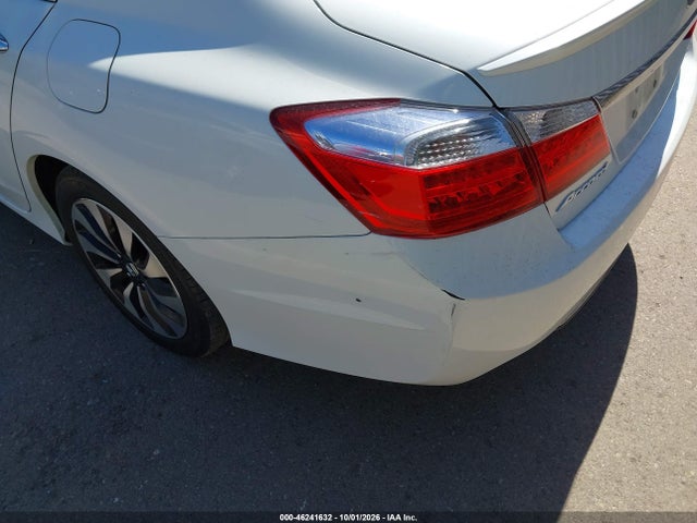 2015 Honda Accord Hybrid Ex-l მანქანა იყიდება აუქციონზე, vin: 1HGCR6F57FA001384, აუქციონის ნომერი: 46241632