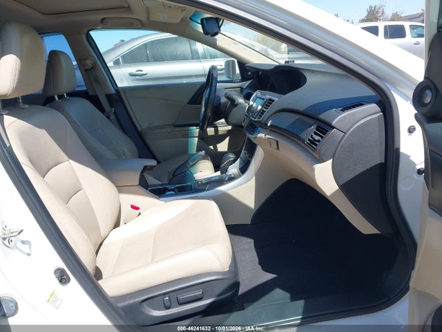 2015 Honda Accord Hybrid Ex-l მანქანა იყიდება აუქციონზე, vin: 1HGCR6F57FA001384, აუქციონის ნომერი: 46241632