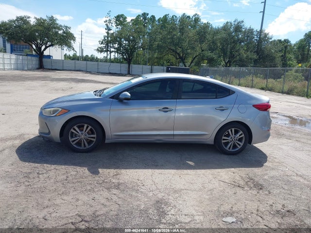 46241641 :رقم المزاد ، 5NPD84LF8HH020741 vin ، 2017 Hyundai Elantra Se مزاد بيع