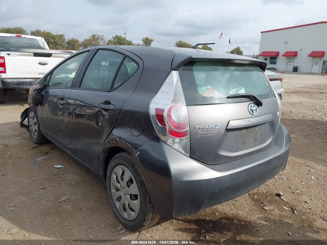 46241829 :رقم المزاد ، JTDKDTB35D1545598 vin ، 2013 Toyota Prius C Two مزاد بيع