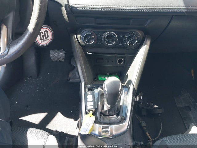 Toyota YARIS LE 2019 3MYDLBYV4KY504727 Image 11