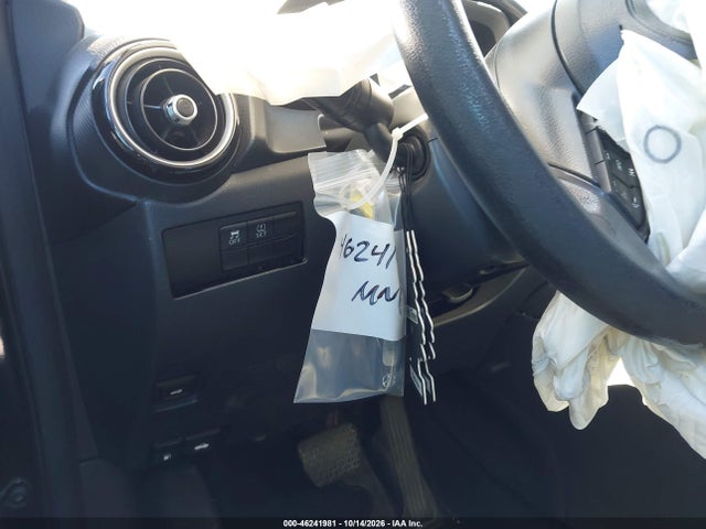 Toyota YARIS LE 2019 3MYDLBYV4KY504727 Image 20