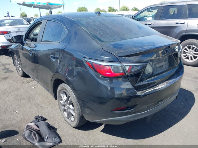 Toyota YARIS LE 2019 3MYDLBYV4KY504727 Image 3