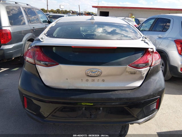 KMHC65LC7HU040638 Hyundai Ioniq Hybrid Blue