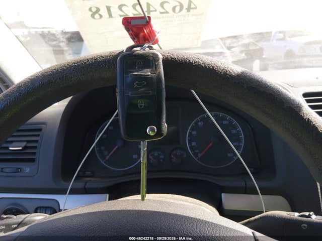46242218 :رقم المزاد ، WVWDS71KX7W277220 vin ، 2007 Volkswagen Rabbit 4-door مزاد بيع