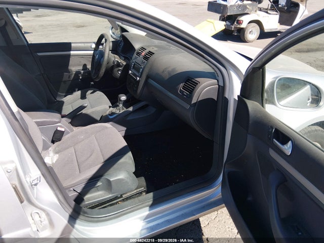 46242218 :رقم المزاد ، WVWDS71KX7W277220 vin ، 2007 Volkswagen Rabbit 4-door مزاد بيع