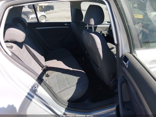 46242218 :رقم المزاد ، WVWDS71KX7W277220 vin ، 2007 Volkswagen Rabbit 4-door مزاد بيع