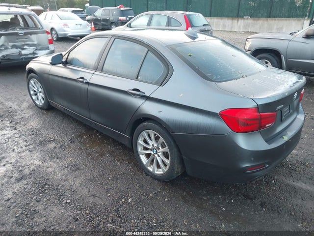 46242233 :رقم المزاد ، WBA8E5G33HNU42736 vin ، 2017 Bmw 320i Xdrive مزاد بيع