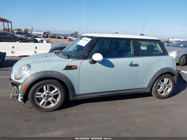 46242256 :رقم المزاد ، WMWSU3C52DT687795 vin ، 2013 Mini Hardtop Cooper مزاد بيع