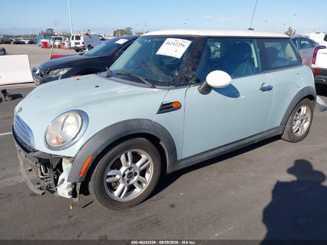 46242256 :رقم المزاد ، WMWSU3C52DT687795 vin ، 2013 Mini Hardtop Cooper مزاد بيع