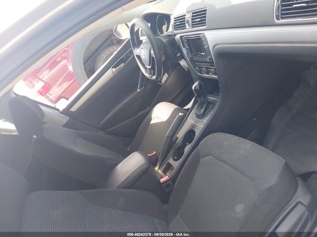 Продажа на аукционе авто 2017 Volkswagen Passat 1.8t S, vin: 1VWAT7A32HC003017, номер лота: 46242379
