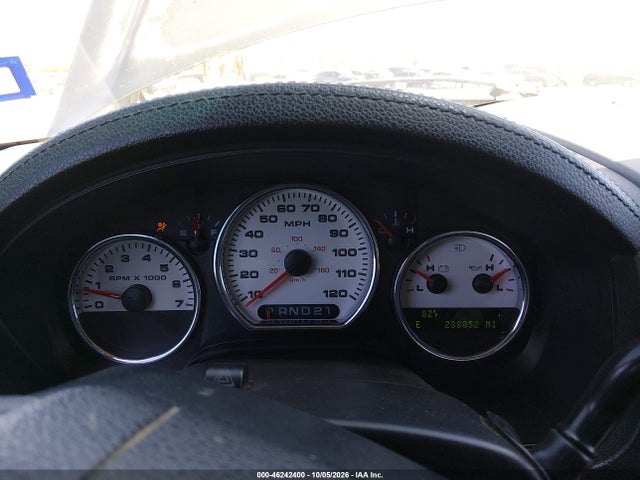 46242400 :رقم المزاد ، 1FTPW12535FB17412 vin ، 2005 Ford F-150 Lariat/xlt مزاد بيع