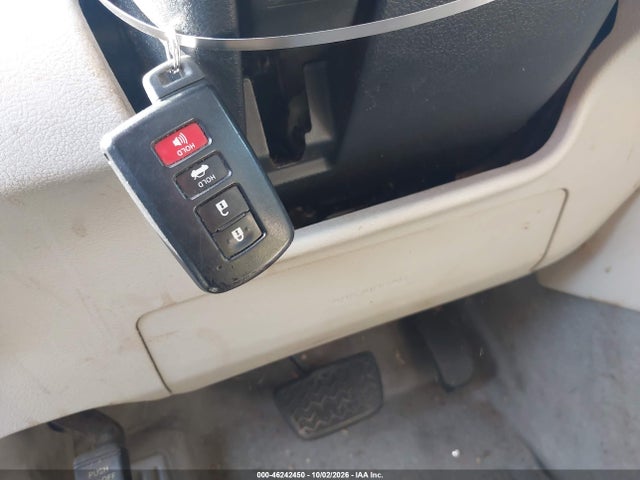 46242450 :رقم المزاد ، 4T1BD1FK6EU112714 vin ، 2014 Toyota Camry Hybrid Xle مزاد بيع