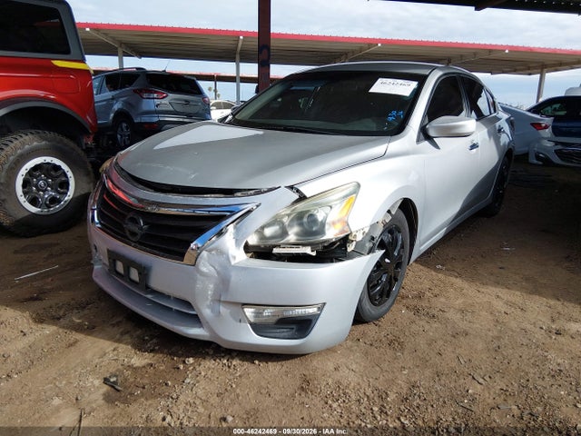 2015 Nissan Altima 2.5/2.5 S/2.5 Sl/2.5 Sv მანქანა იყიდება აუქციონზე, vin: 1N4AL3AP7FC200864, აუქციონის ნომერი: 46242469