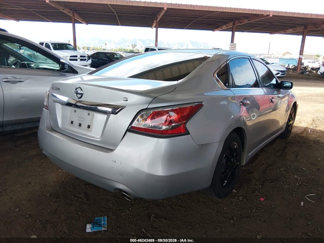 2015 Nissan Altima 2.5/2.5 S/2.5 Sl/2.5 Sv მანქანა იყიდება აუქციონზე, vin: 1N4AL3AP7FC200864, აუქციონის ნომერი: 46242469