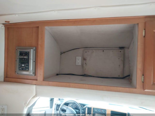 2004 Chevrolet Express Cutaway Base W/c7l/c7n მანქანა იყიდება აუქციონზე, vin: 1GBJG31U041150620, აუქციონის ნომერი: 46242687