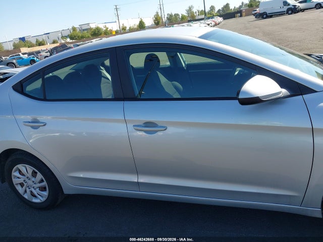 Продажа на аукционе авто 2019 Hyundai Elantra Se, vin: 5NPD74LF0KH413191, номер лота: 46242688