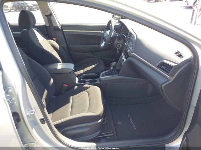 Продажа на аукционе авто 2019 Hyundai Elantra Se, vin: 5NPD74LF0KH413191, номер лота: 46242688