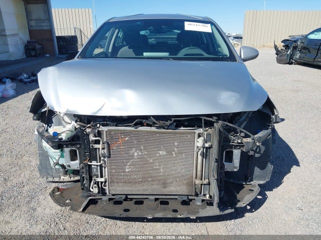 KMHC75LC9NU266320 Hyundai Ioniq Hybrid Se