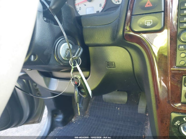 46242805 :رقم المزاد ، JN8DR09Y41W595616 vin ، 2001 Nissan Pathfinder Le مزاد بيع