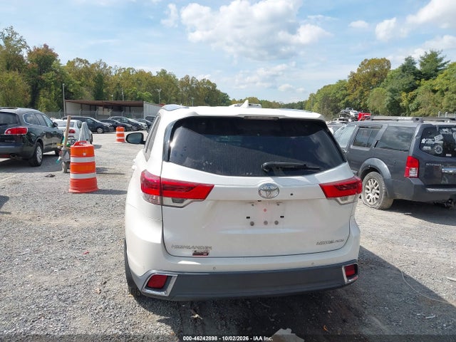 Продажа на аукционе авто 2018 Toyota Highlander Limited Platinum, vin: 5TDDZRFH1JS491864, номер лота: 46242898