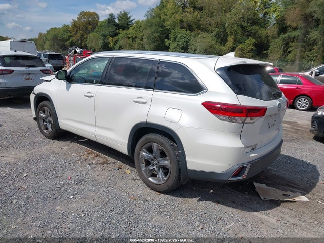 Продажа на аукционе авто 2018 Toyota Highlander Limited Platinum, vin: 5TDDZRFH1JS491864, номер лота: 46242898